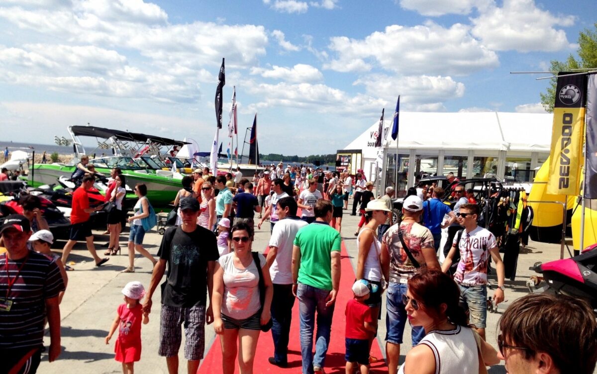 Maksim Godovykh Volga Boat Show